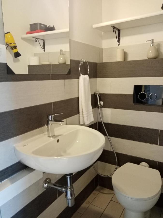 Einaudi 56 Guest House Cagliari Eksteriør billede